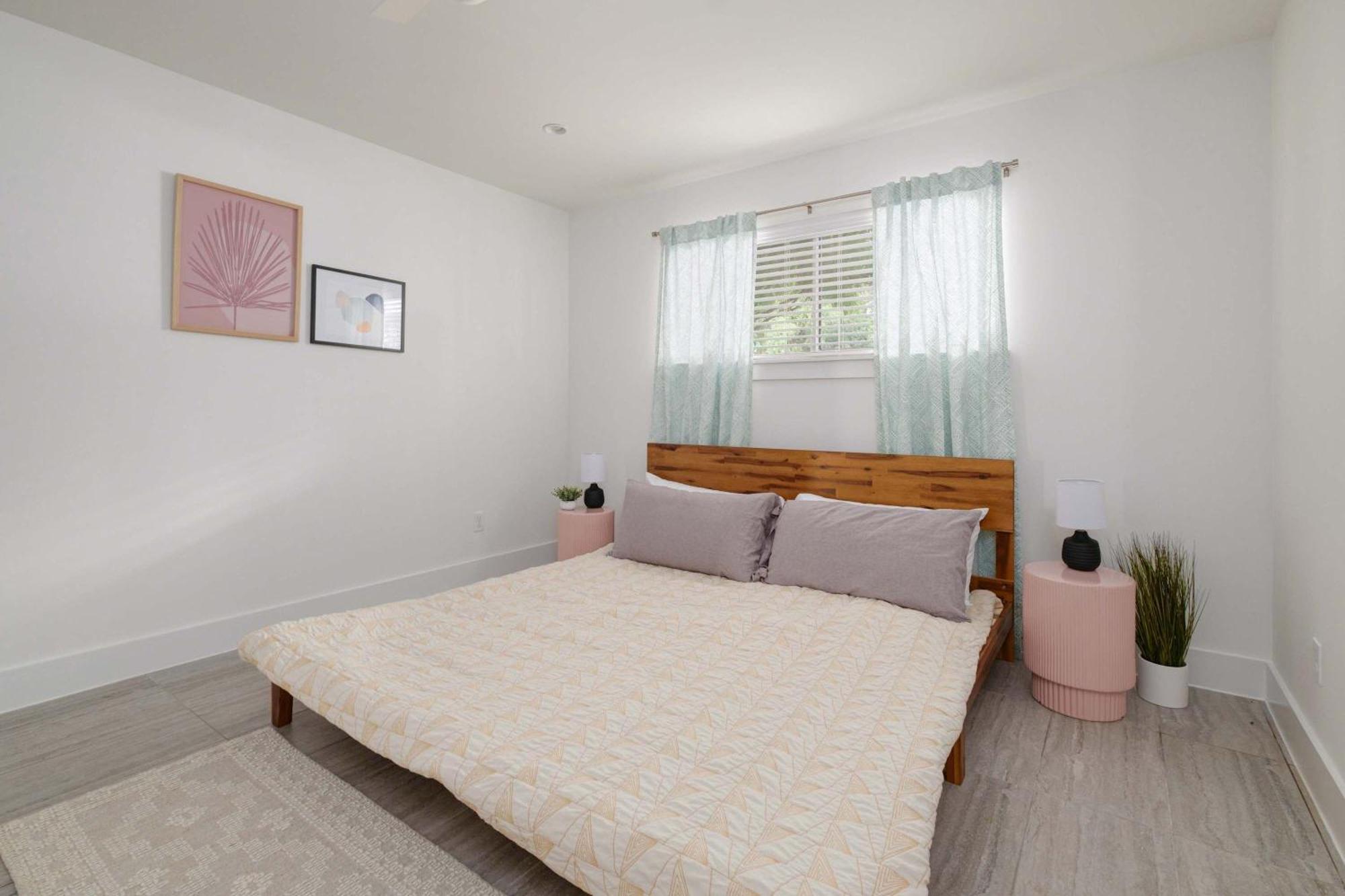 Chic Clarksville 2Br Condo Near Downtown オースティン エクステリア 写真