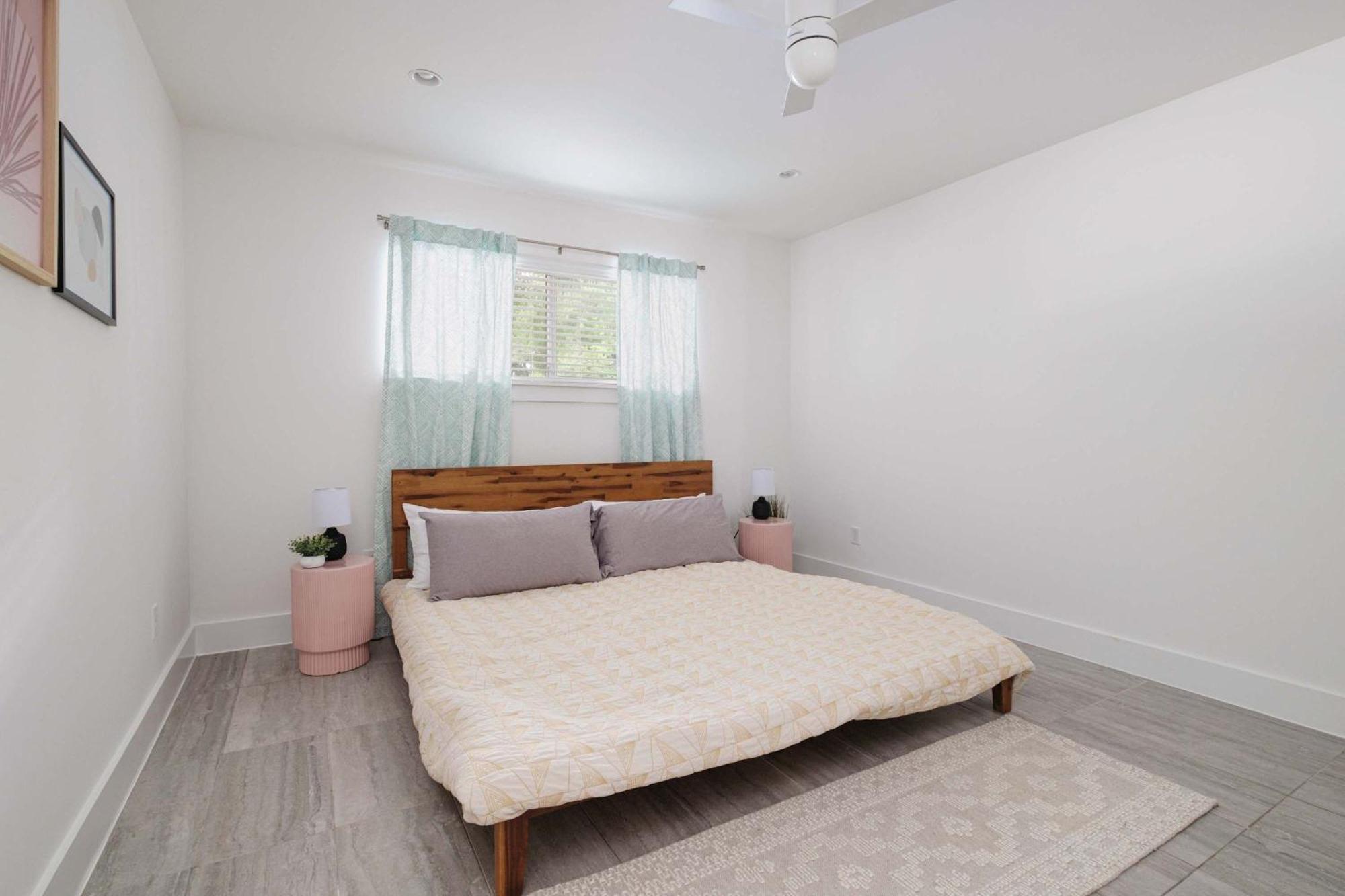 Chic Clarksville 2Br Condo Near Downtown オースティン エクステリア 写真