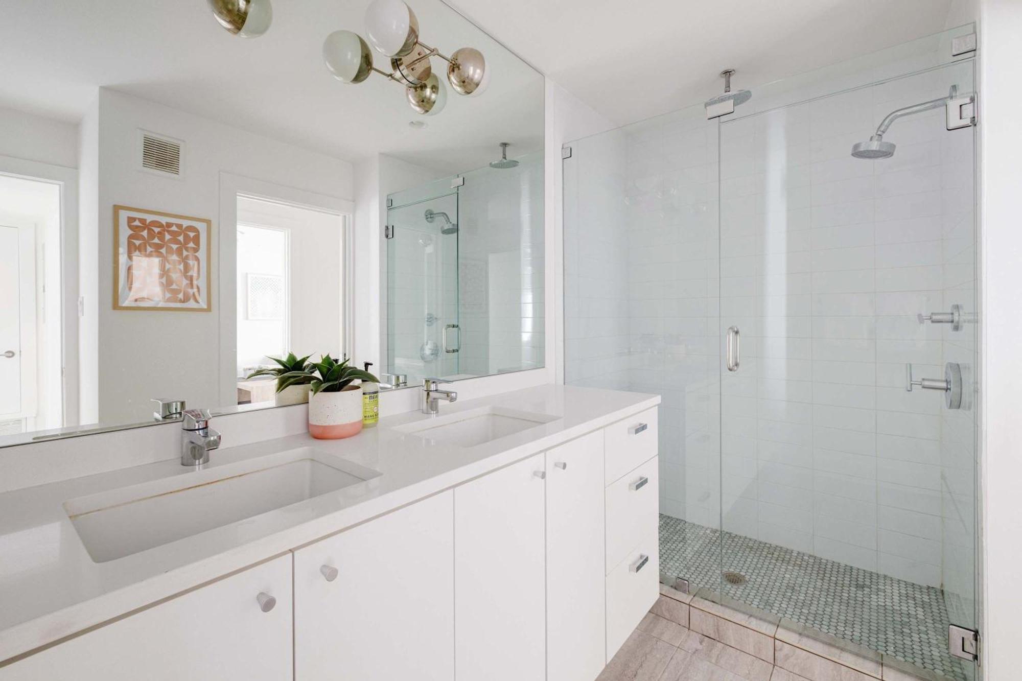 Chic Clarksville 2Br Condo Near Downtown オースティン エクステリア 写真